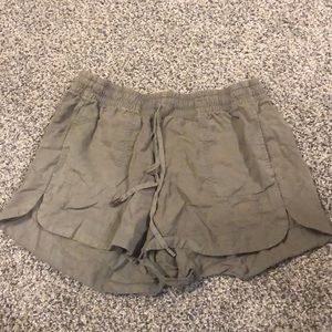 Women’s cargo shorts